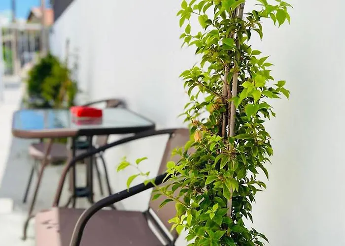 - - Sleeps 4 - Garden - Parking Apartmán Larnaca